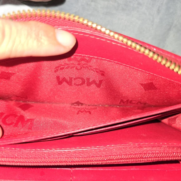 MCM Red Leather Zip-Around Wallet | Gold Hardware | Vintage Authentic - Picture 12 of 14